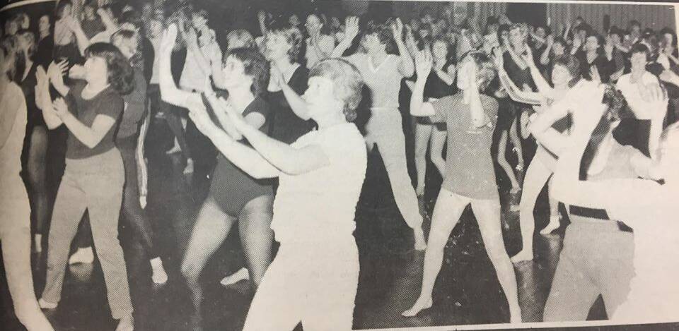 Jazzfitness and darts: what other fads can you find in Yass in 1982?