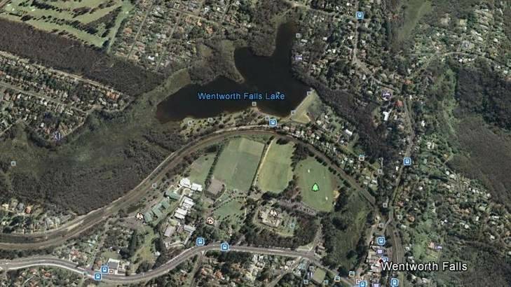Emergency services responded to a report a 16-year-old boy  was drowning at Wentworth Falls Lake just after 5pm on Wednesday. Photo: Google Maps