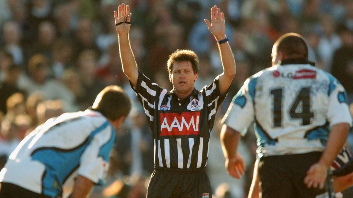  Former NRL referee Bill Harrigan in action. (Photo by Chris McGrath/Getty Images)