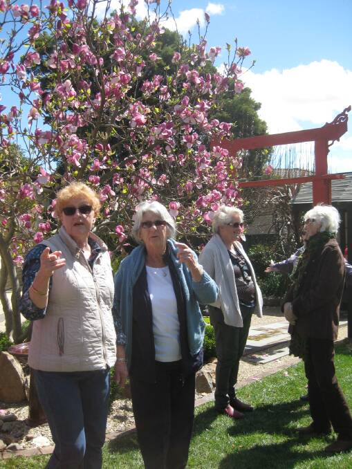 Gunning Garden Club visited the Japanese garden of Eris Fleming, seen chatting to Rhonda Ogilvie, with Maureen Clancy and Pam Lees in the background.

