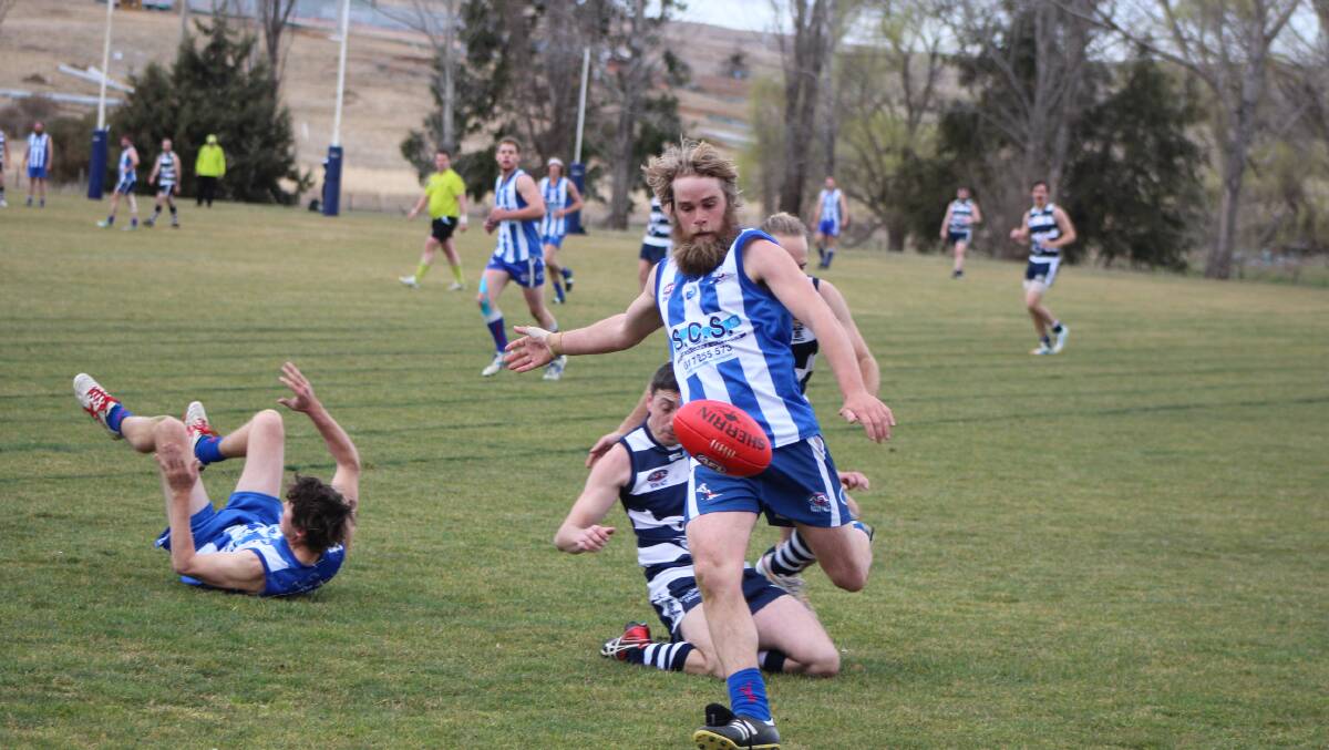 Matt Bosustow, one of Yass’ best on Saturday, delivers to the forward line. Photo: Corinne Chalmers.
