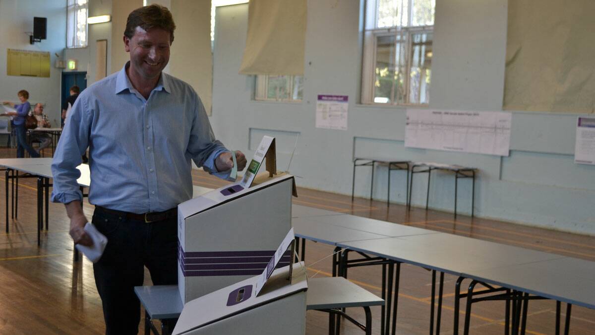 Labor Party candidate for Hume, Michael Pilbrow, casts his vote at Yass High. Photo KARAN GABRIEL - Yass Tribune.