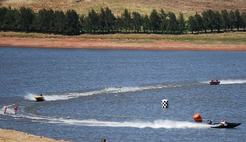 A few of the many speed boats and skiiers on Lake Burrinjuck at the weekend.