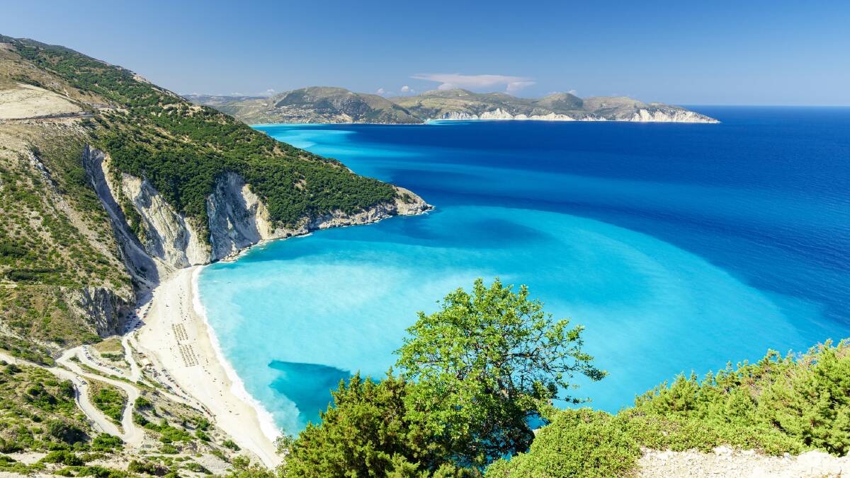 Never queue for a cocktail: Use this trick to beat the crowds in the Med Never queue for a cocktail: Use this trick to beat the crowds in the Med