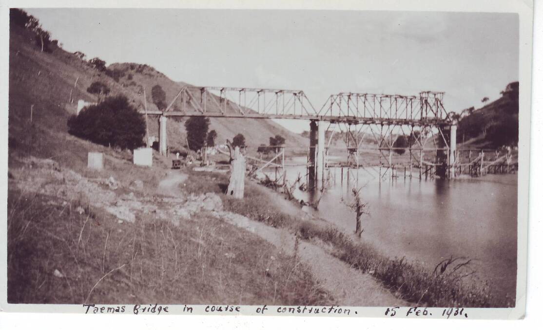 New Taemas Bridge during construction 1931. Yass & District Historical Society Collection.