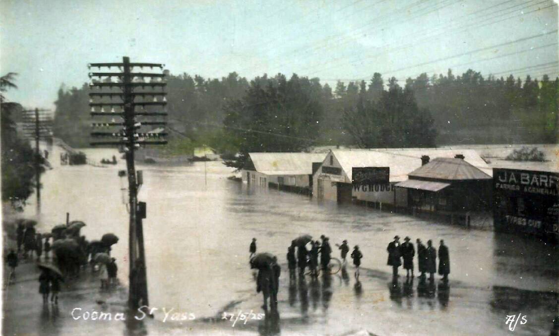 The main thoroughfare underwater in 1925. Photo: Yass & District Historical Society Collection. 