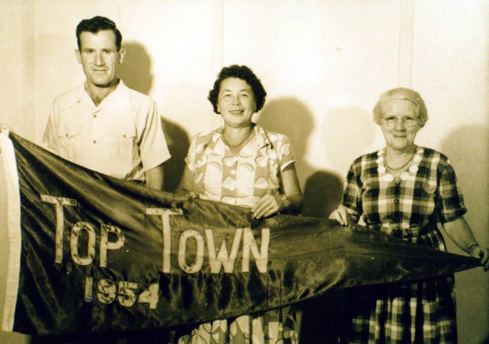 Mr Dave Bullman, Mrs Lilian Carey and Miss Olive Clifton stalwarts of the Yass Top Town competition.