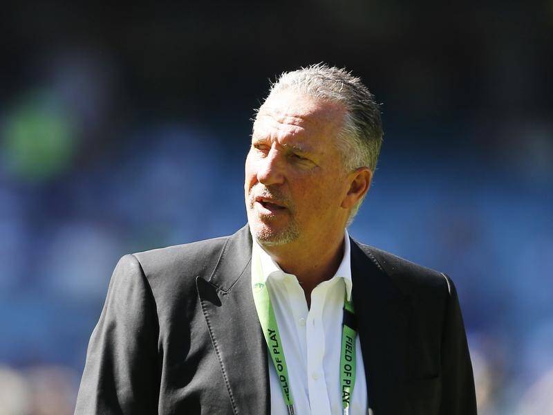 Former England cricketer Sir Ian Botham messaged the Magpies before they beat Richmond.