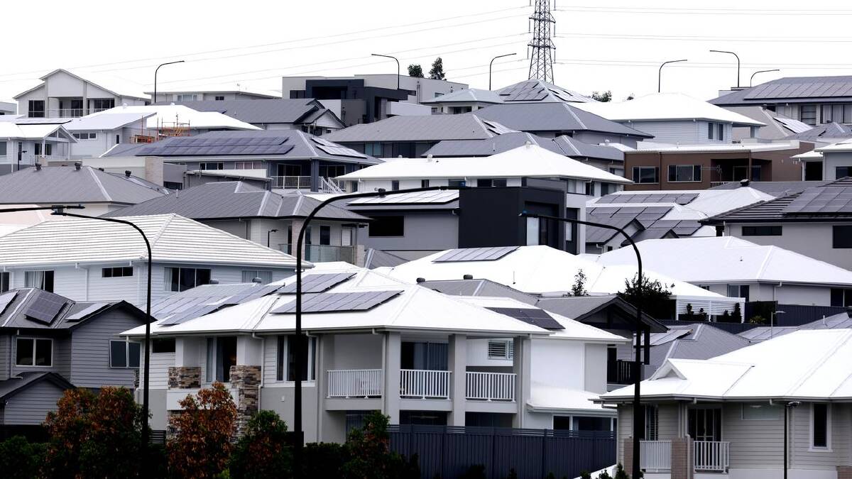 The Australian Chamber of Commerce and Industry wants Labor's tax overhaul confined to housing. (AAP PHOTOS)