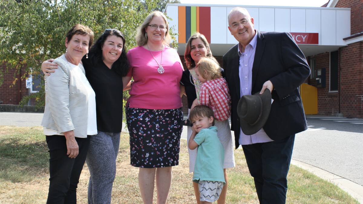 Labor candidate for Goulburn, Ursula Stephens (left) and the Shadow Minister for Health, Walt Secord (right) with local mums, Bec Duncan, Lindsay Hollingsworth and Jasmin Jones.