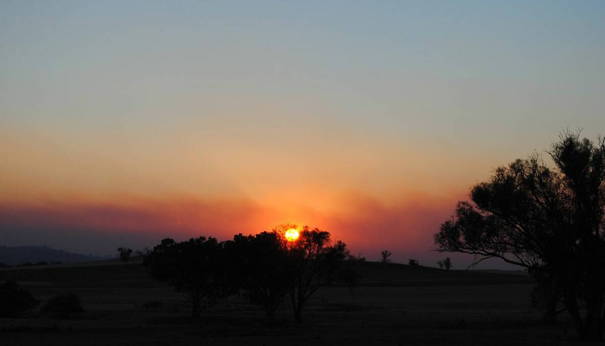 Unpredictable and frequent wind changes are creating confusion for residents and landowners in the Yass River Devil's Pass area this morning, as smoke plumes blow in all directions. 