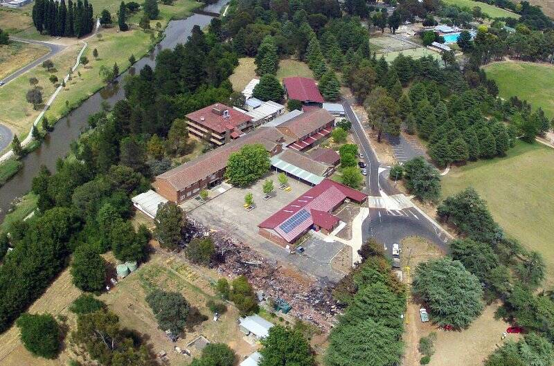 Aerial photograph of Yass High school.