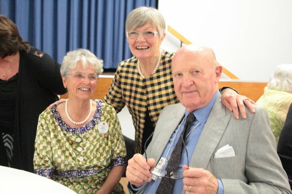 Laurie Oakes paid a visit to the Soldiers Club on Saturday for a special Red Cross dinners.